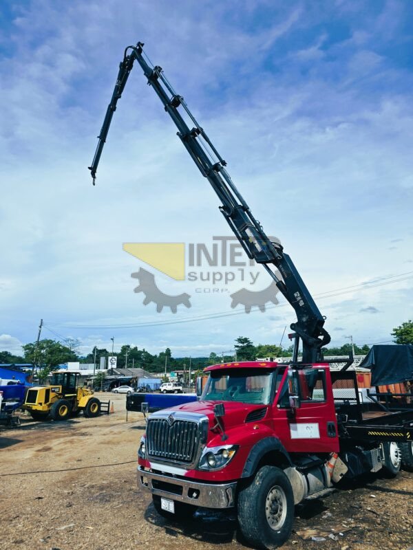 Camión Grúa con Brazo Articulado Hiab 322-5 Cap 15 ton