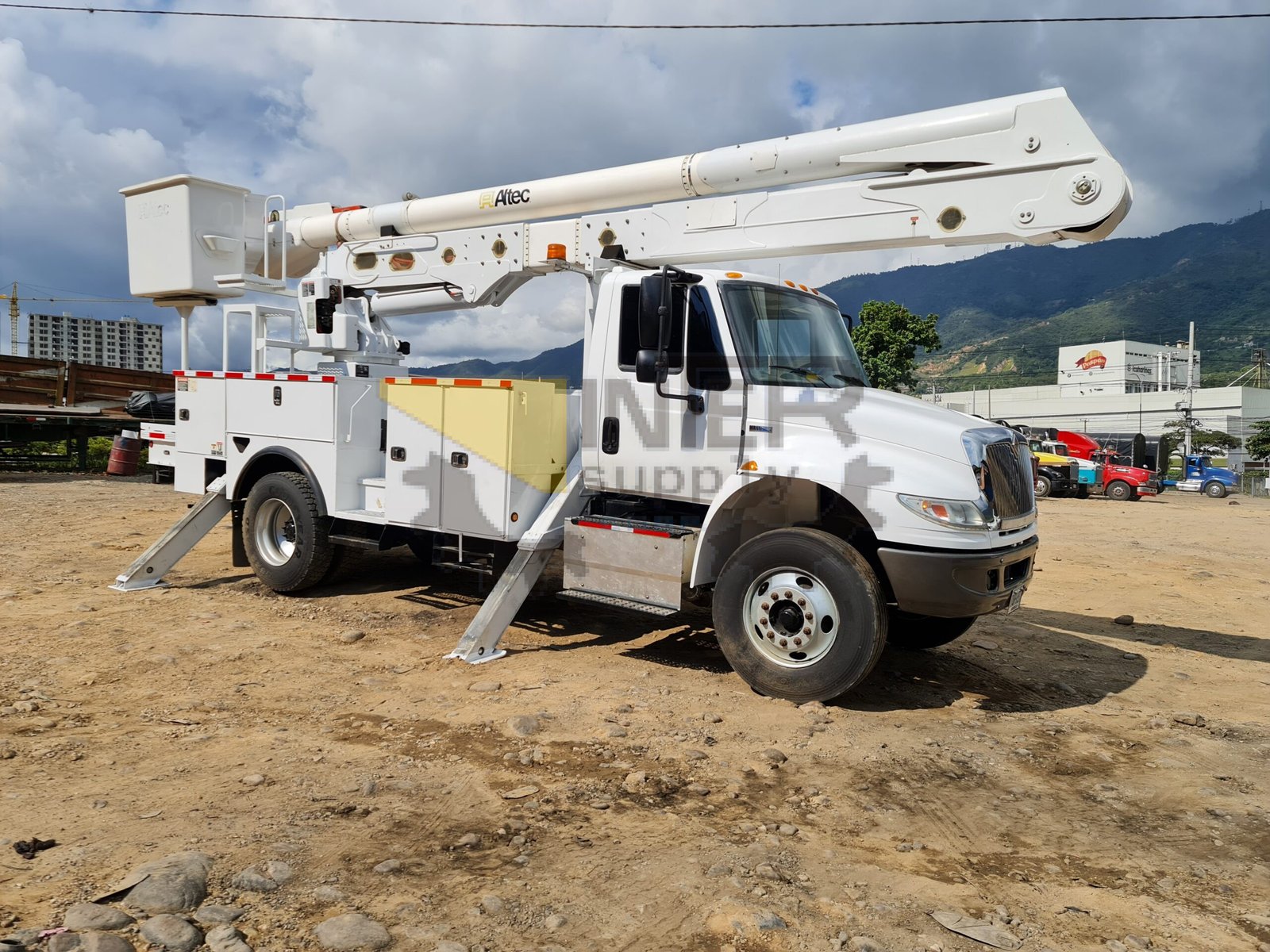 Camión canasta altec_an55