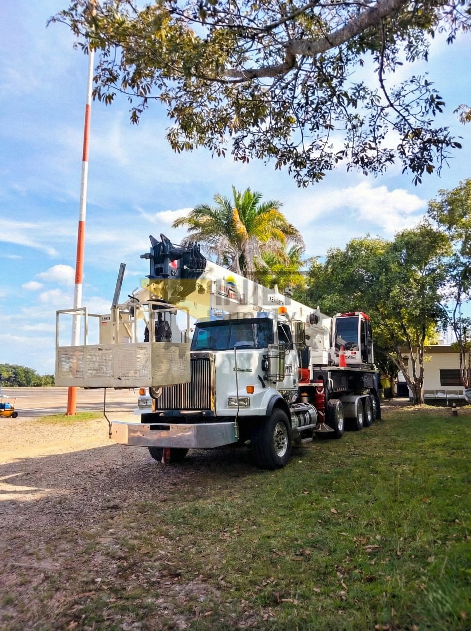 Camión canasta de gran alcance 155 ft